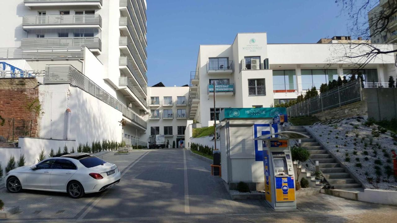 مينززدرويه Aparthotel Przy Plazy المظهر الخارجي الصورة